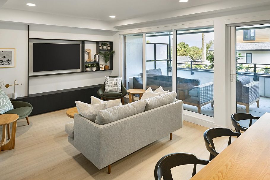 307 2419 Grant Street Vancouver, BC - 17