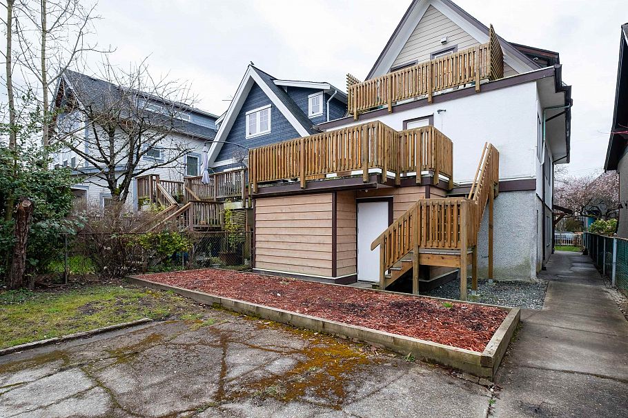 1021 E 14th Avenue Vancouver, BC - 26