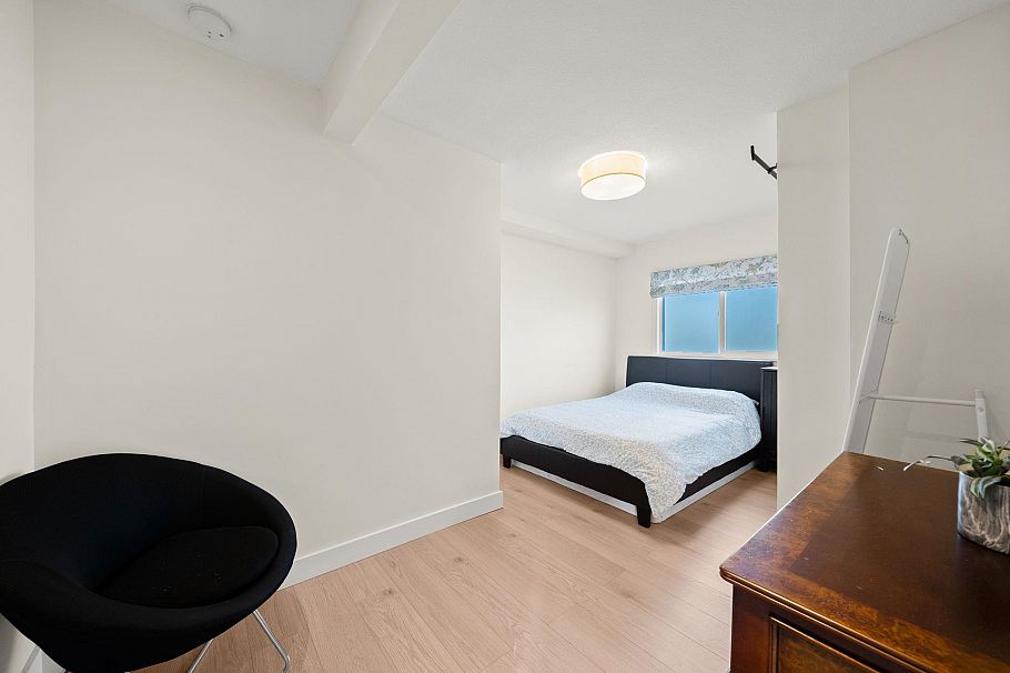 1436 Grand Boulevard North Vancouver, BC - 16