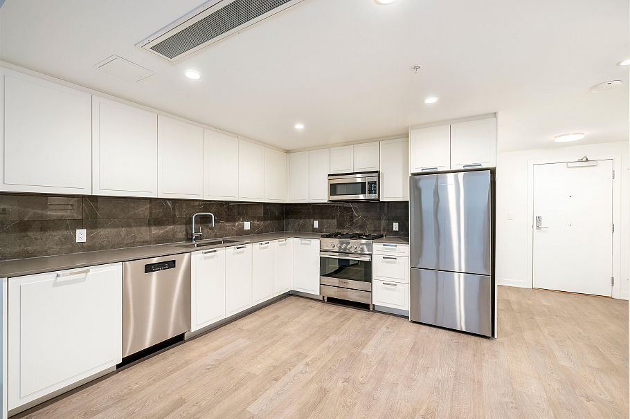 1705 1401 Hunter Street North Vancouver, BC - 17