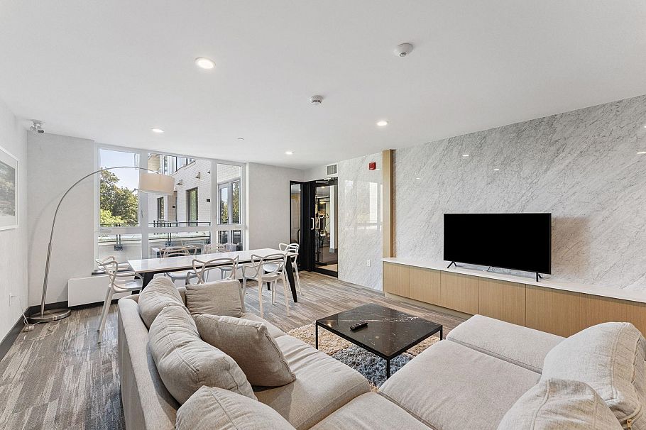 303 707 E 3rd Street North Vancouver, BC - 30