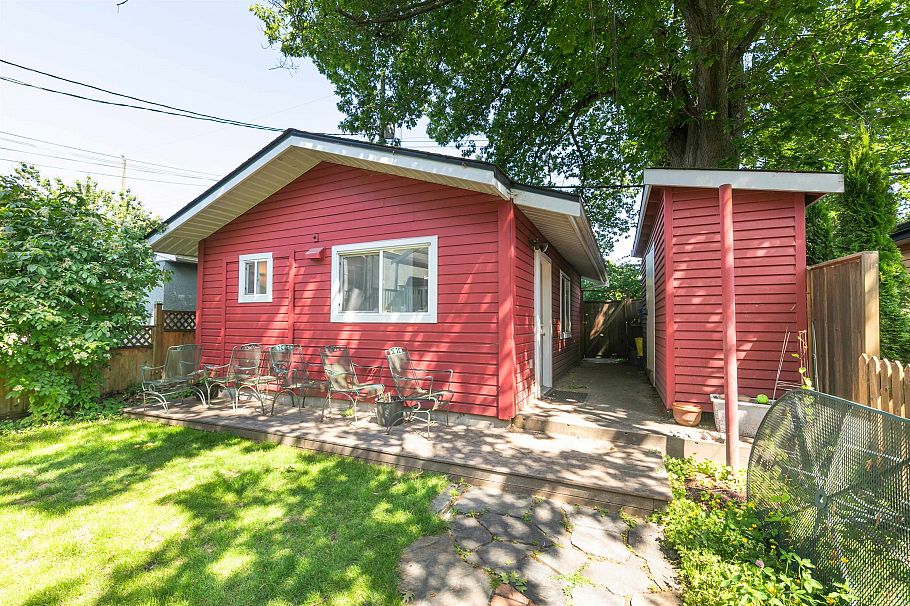 1847 Kitchener Street Vancouver, BC - 34