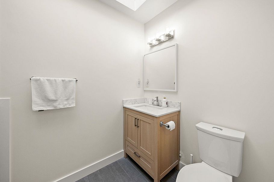 1436 Grand Boulevard North Vancouver, BC - 14