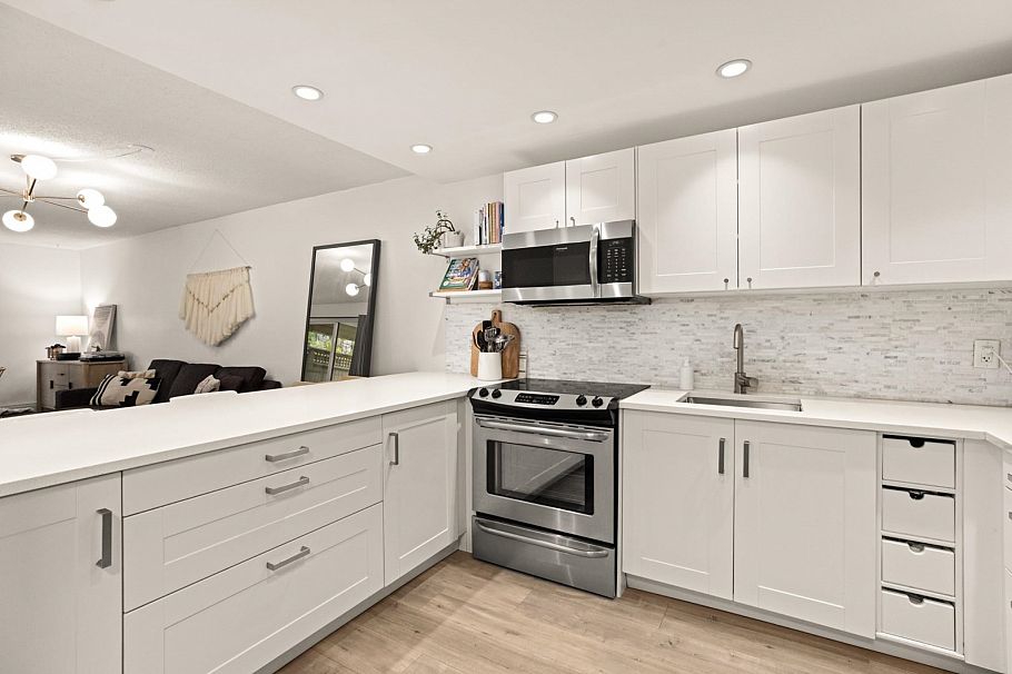 101 621 E 6 Avenue Vancouver, BC - 4