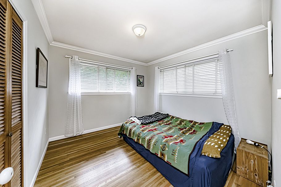 1749 Deep Cove Road North Vancouver, BC - 3