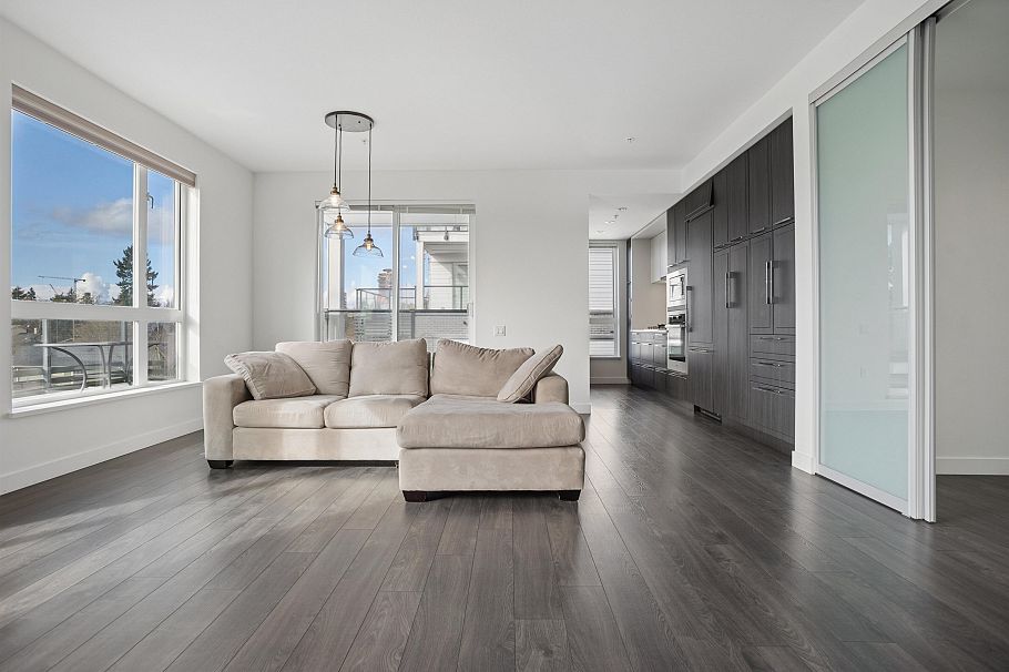 608 6677 Cambie Street Vancouver, BC - 2