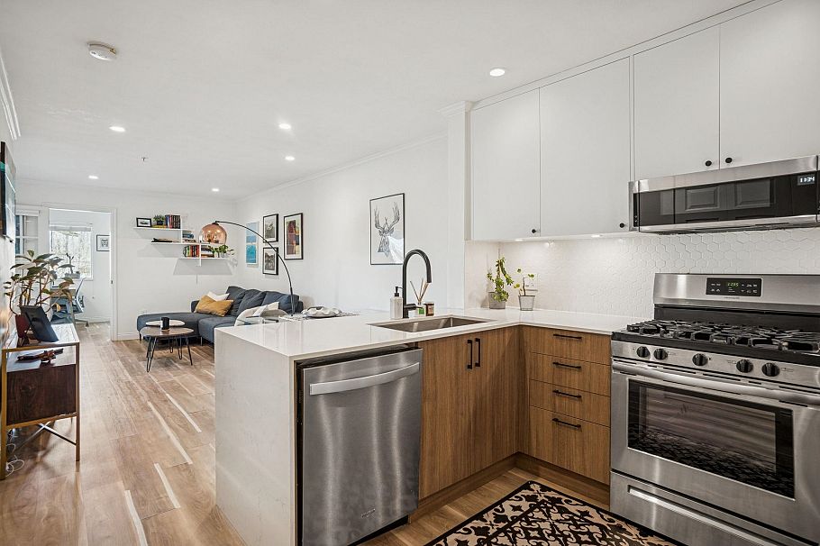 305 688 E 16th Avenue Vancouver, BC - 16