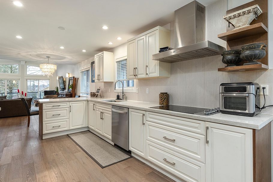 6360 Sophia Street Vancouver, BC - 11