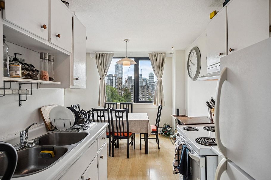 1204 1330 Harwood Street Vancouver, BC - 11