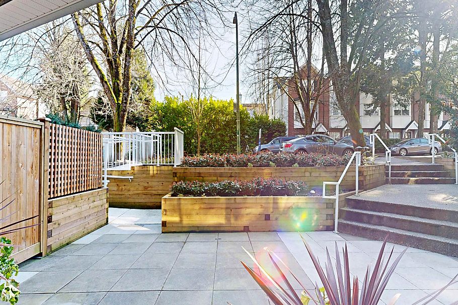 307 865 W 15th Avenue Vancouver, BC - 25