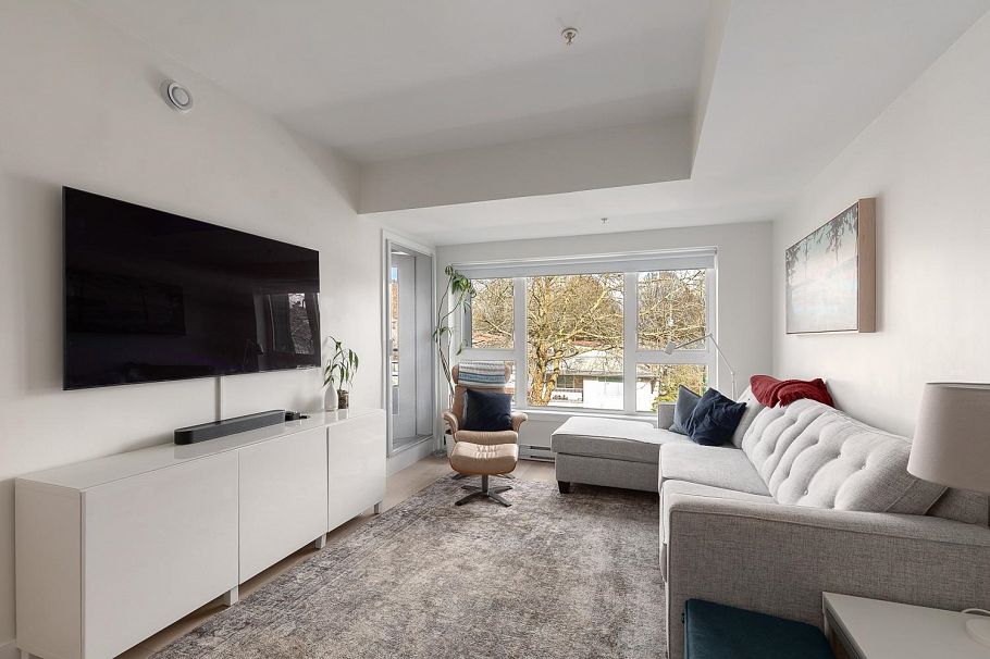 305 2666 Duke Street Vancouver, BC - 13