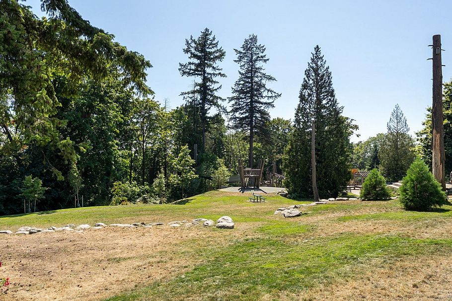 303 707 E 3rd Street North Vancouver, BC - 33