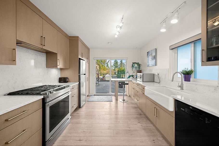 1436 Grand Boulevard North Vancouver, BC - 5