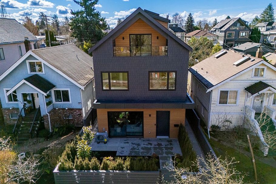 1 372 37 Avenue Vancouver, BC - 29