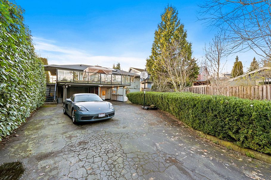 1436 Grand Boulevard North Vancouver, BC - 38