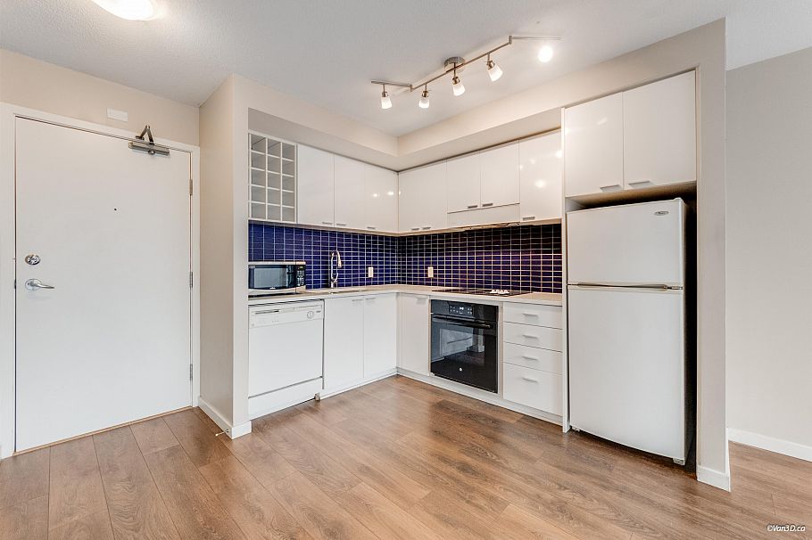 1209 131 Regiment Square Vancouver, BC - 4