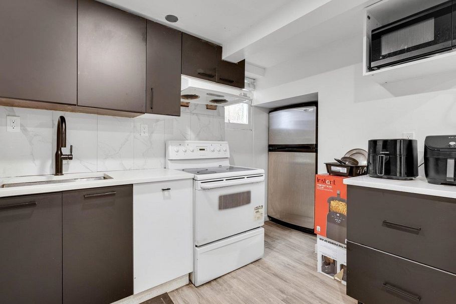 4168 Parker Street Burnaby, BC - 18