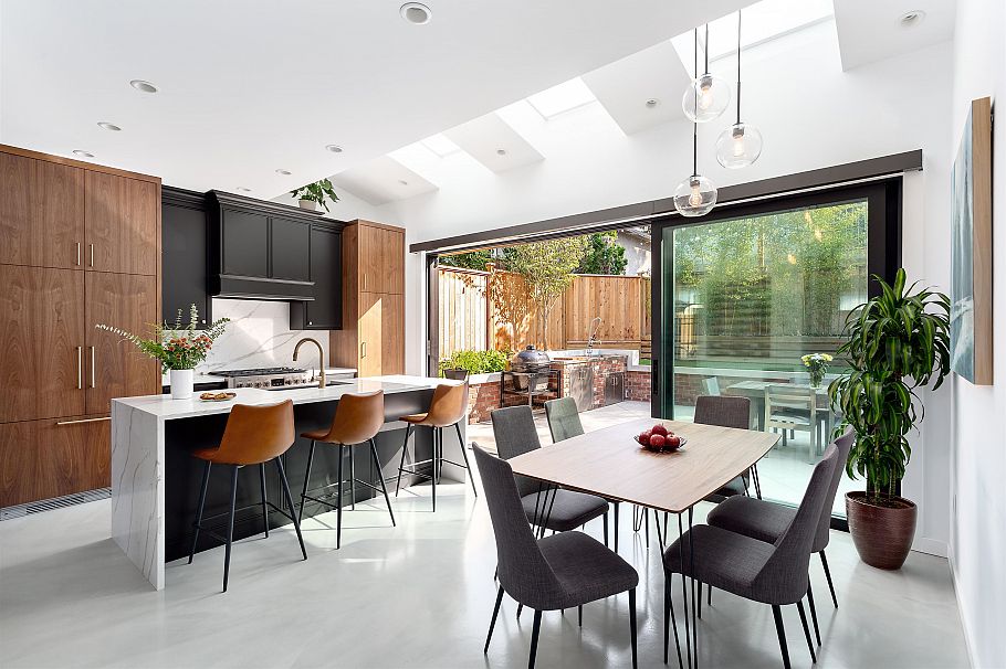 2161 E 20th Avenue Vancouver, BC - 5