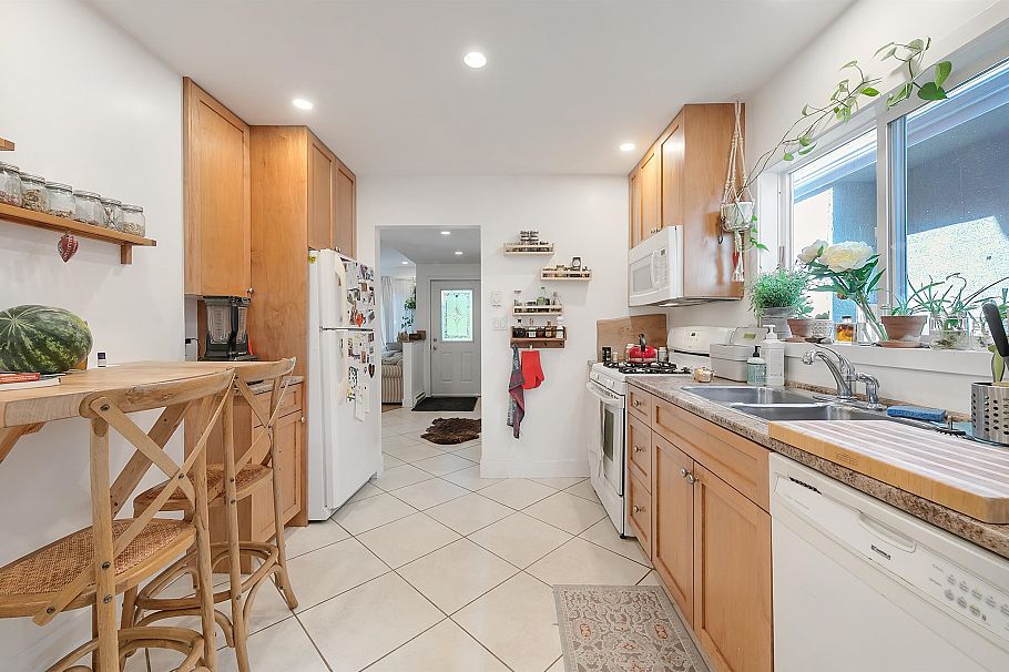 1847 Kitchener Street Vancouver, BC - 14