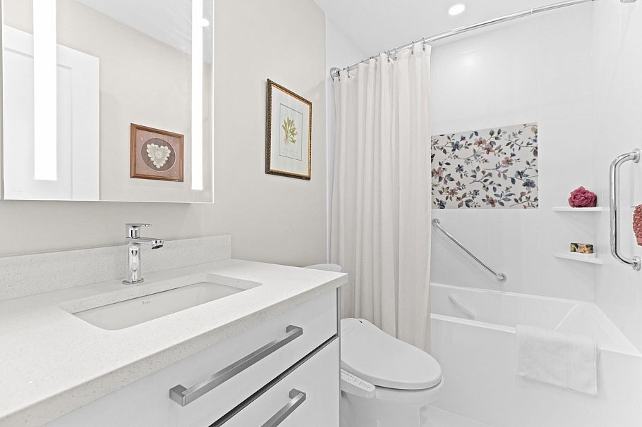 106 1928 Nelson Street Vancouver, BC - 23