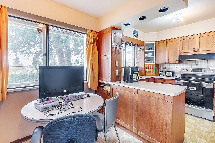 1928 Ridgeway Avenue North Vancouver, BC - 17