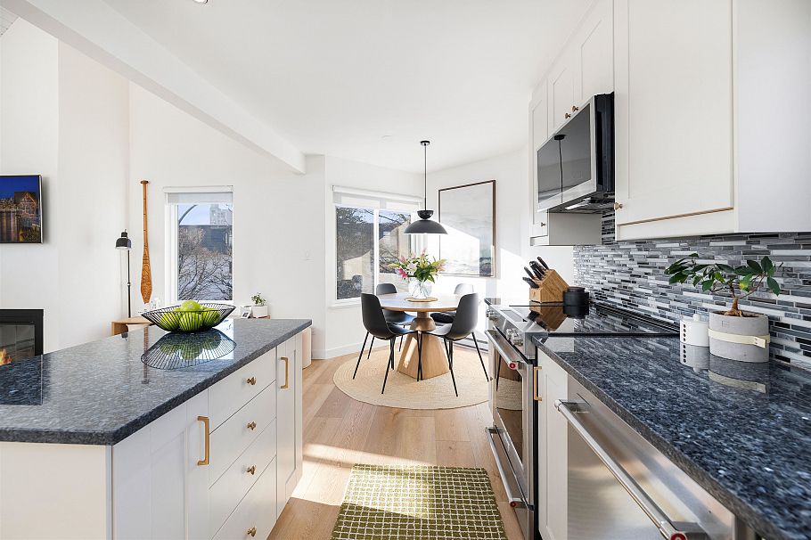 416 St. Georges Avenue North Vancouver, BC - 12