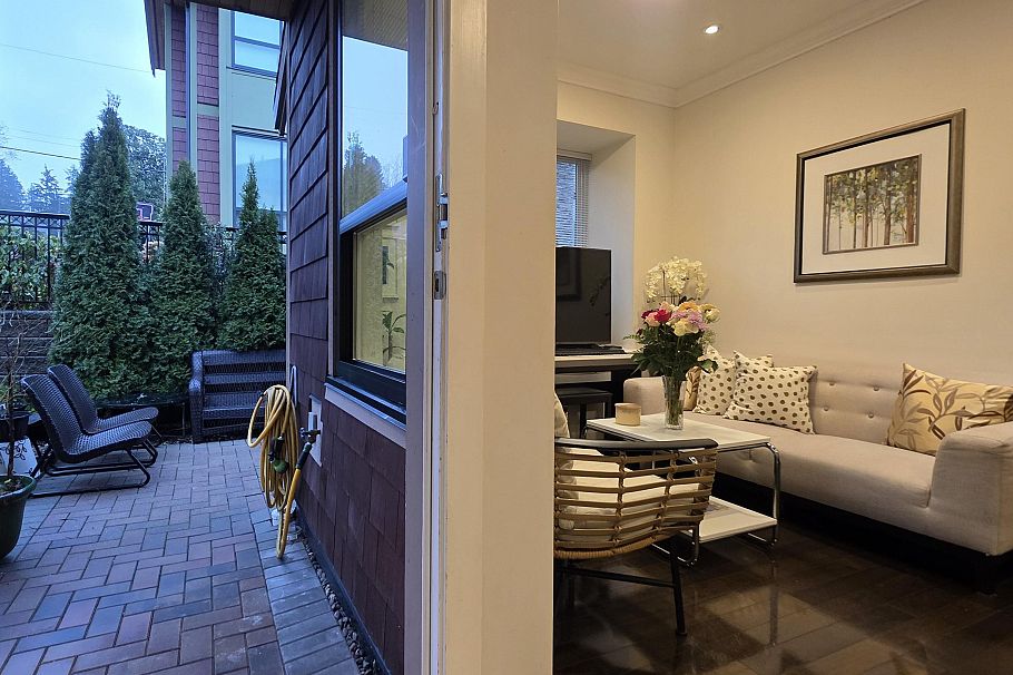 665 W 15th Street North Vancouver, BC - 1