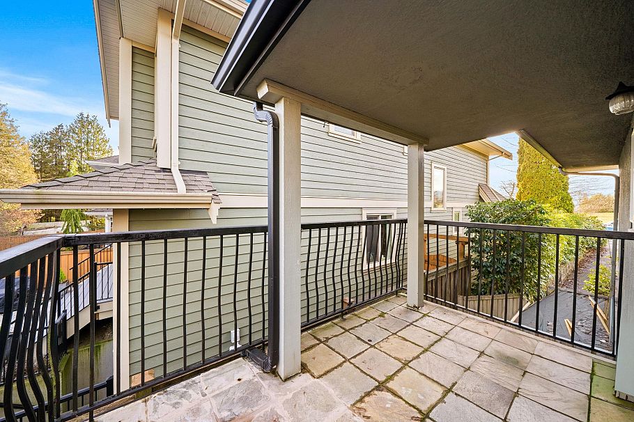 1436 Grand Boulevard North Vancouver, BC - 32