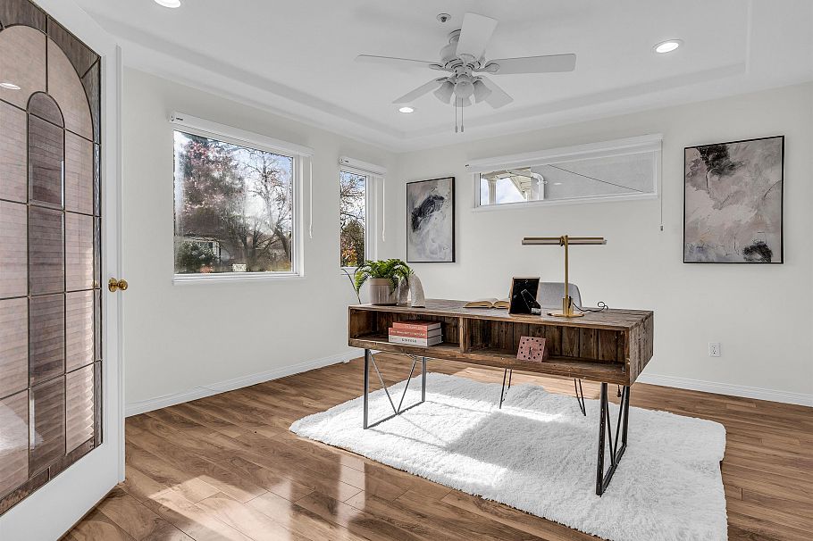 47 E 50th Avenue Vancouver, BC - 3