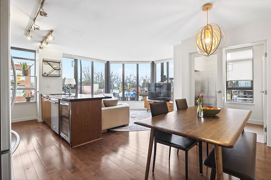 207 3228 Tupper Street Vancouver, BC - 4