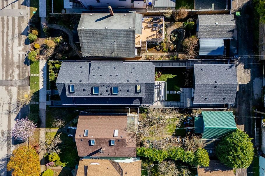 1 372 37 Avenue Vancouver, BC - 31