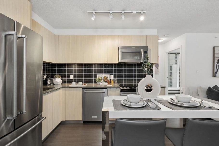 902 1325 Rolston Street Vancouver, BC - 12