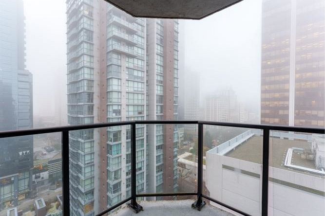 1505 811 Helmcken Street Vancouver, BC - 17