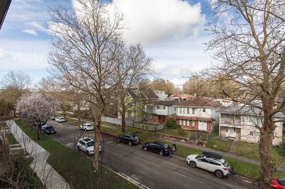 305 2666 Duke Street Vancouver, BC - 25