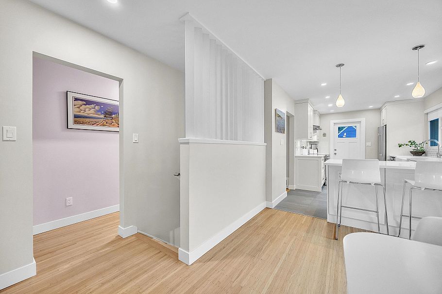 2841 Masefield Road North Vancouver, BC - 8