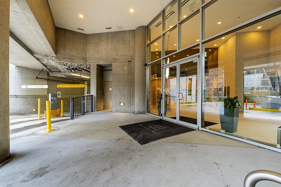 301 583 Beach Crescent Vancouver, BC - 3