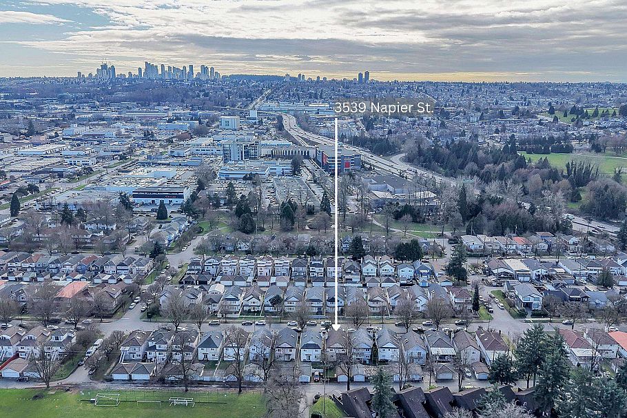 3539 Napier Street Vancouver, BC - 29