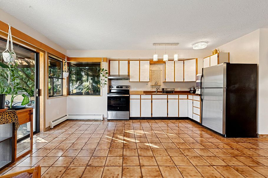 4436 W 11th Avenue Vancouver, BC - 21