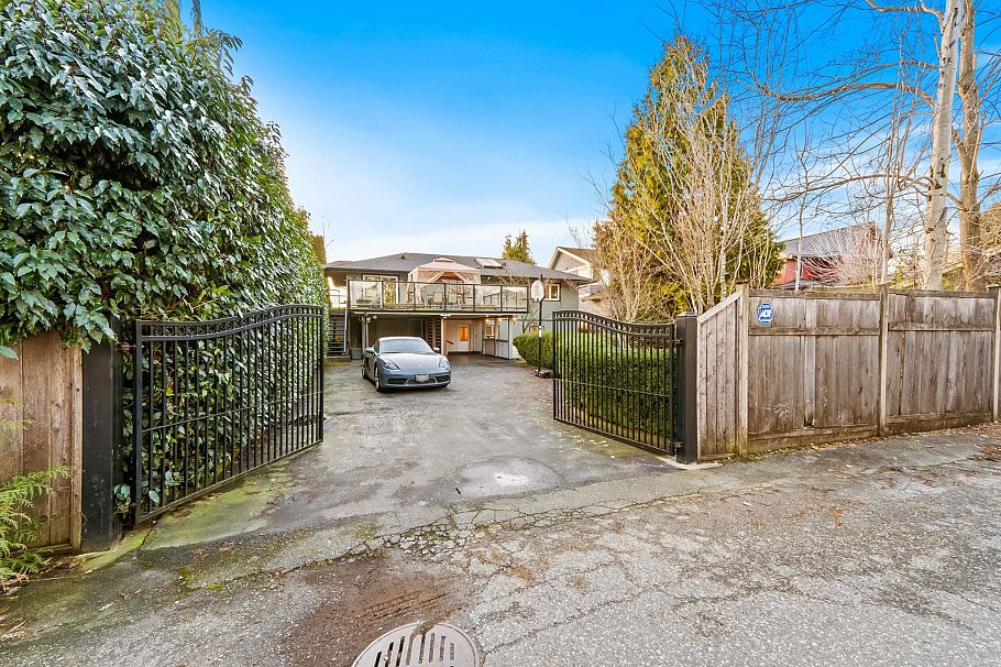 1436 Grand Boulevard North Vancouver, BC - 39