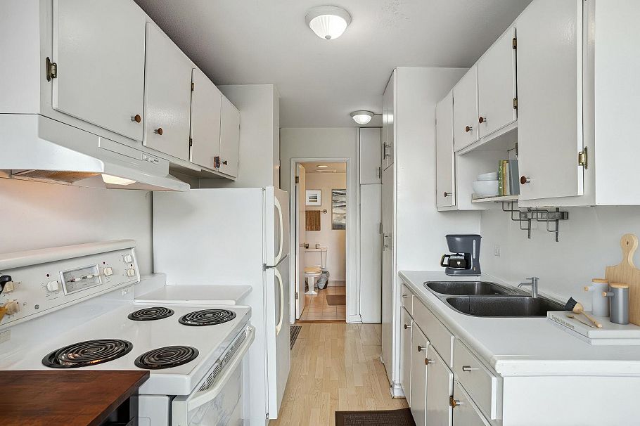 1204 1330 Harwood Street Vancouver, BC - 3