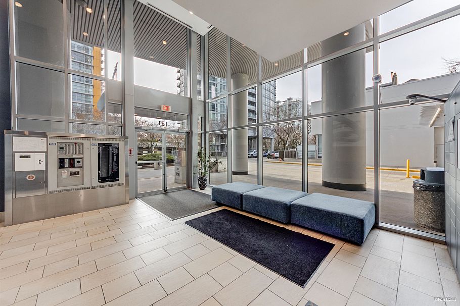 1209 131 Regiment Square Vancouver, BC - 22
