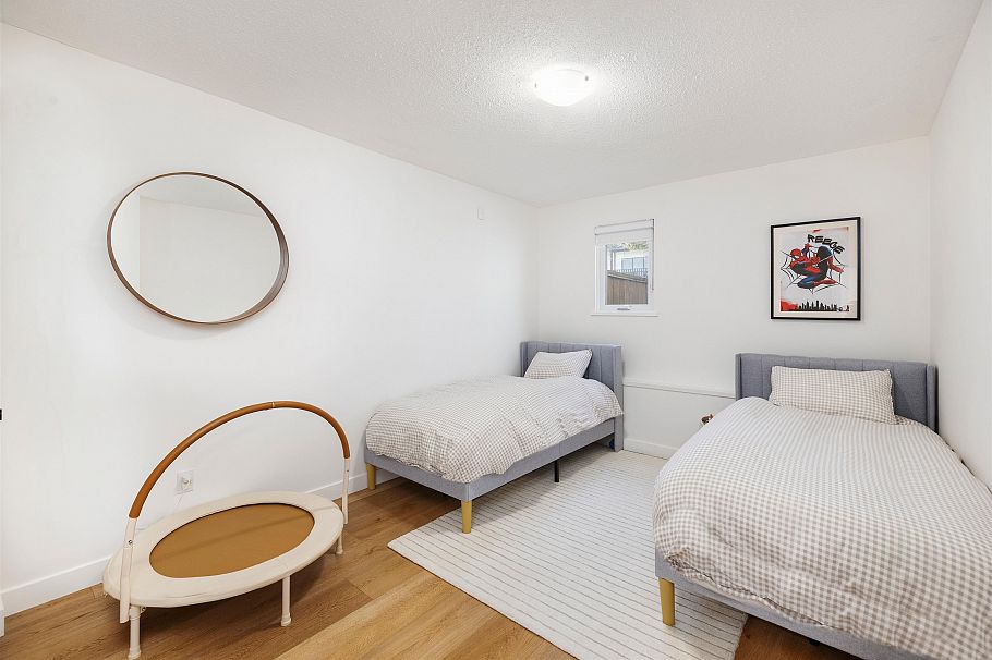 416 St. Georges Avenue North Vancouver, BC - 21