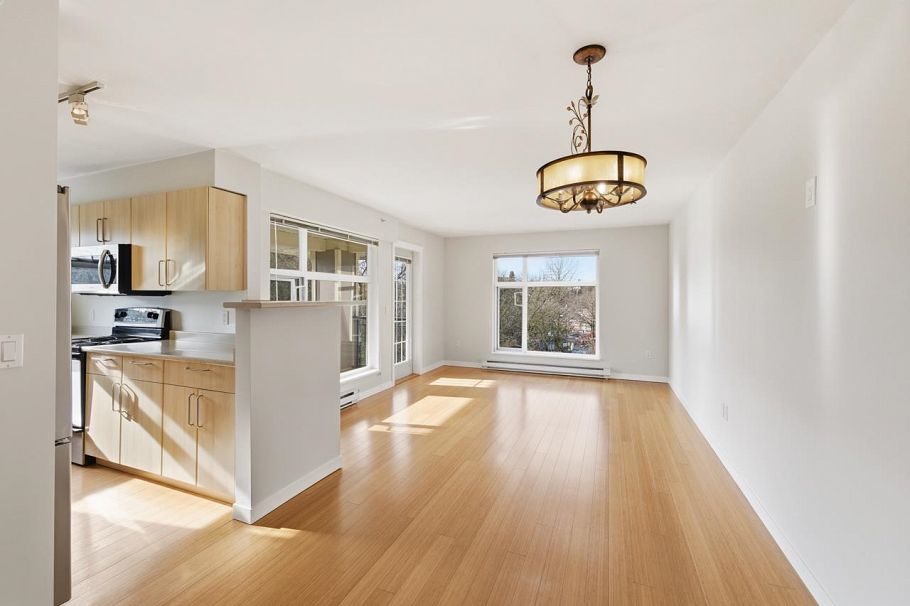 404 3575 Euclid Avenue Vancouver, BC - 3