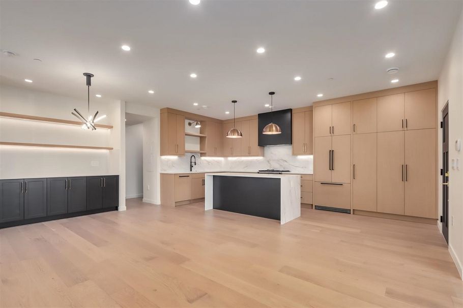 2698 E 5th Avenue Vancouver, BC - 4