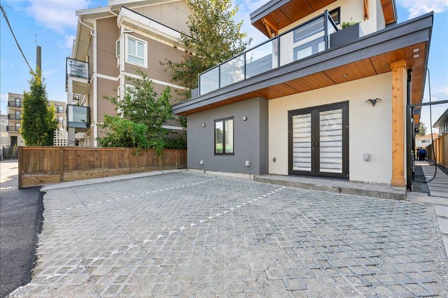 4852 Slocan Street Vancouver, BC - 27