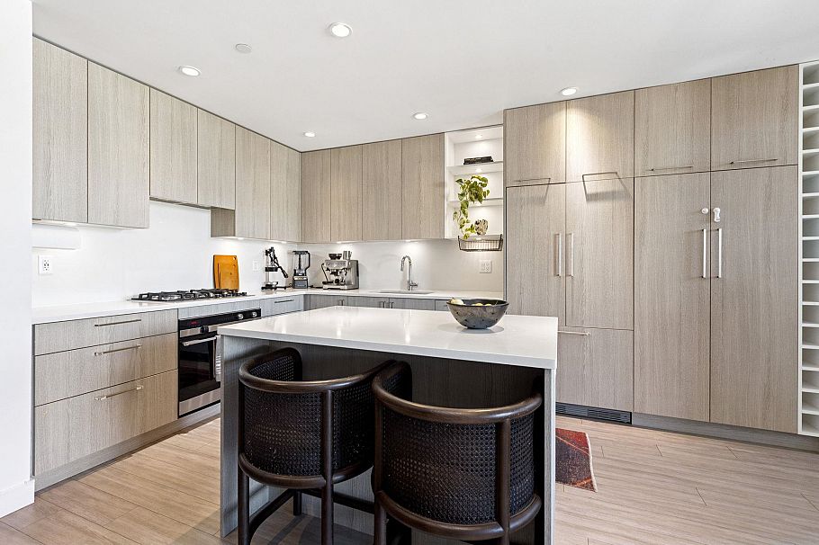 303 707 E 3rd Street North Vancouver, BC - 3