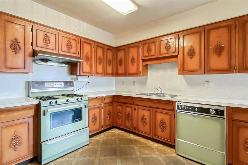 550 E 55th Avenue Vancouver, BC - 10