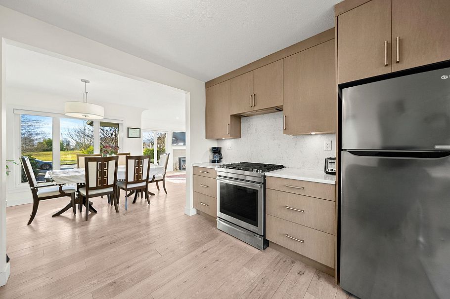 1436 Grand Boulevard North Vancouver, BC - 8