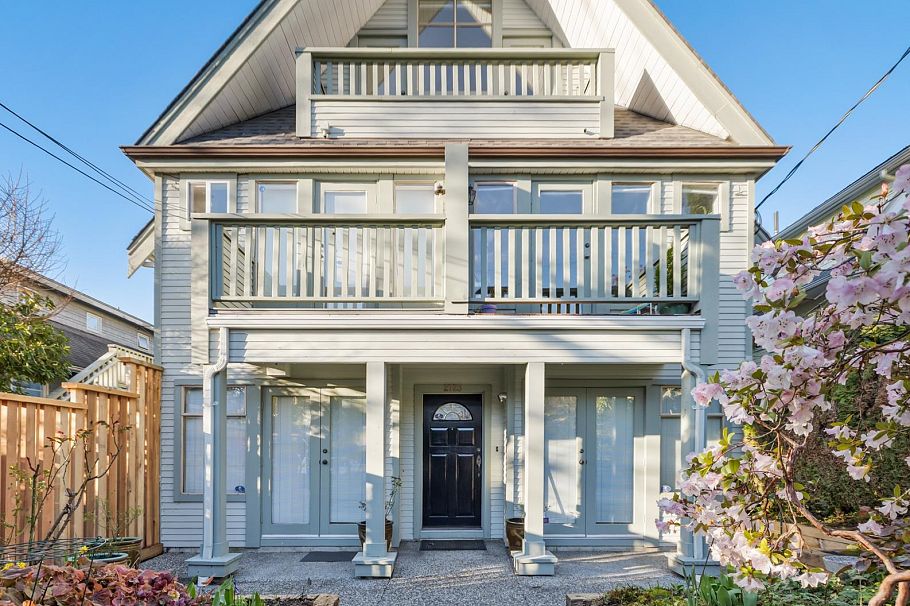 2723 W 1st Avenue Vancouver, BC - 3