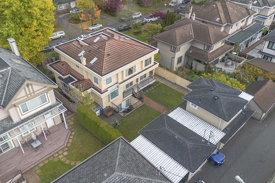 1088 W 42nd Avenue Vancouver, BC - 31